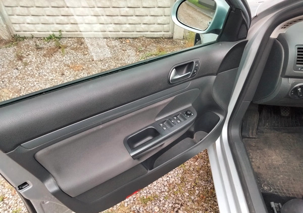 Volkswagen Golf cena 15900 przebieg: 210000, rok produkcji 2008 z Sanok małe 191